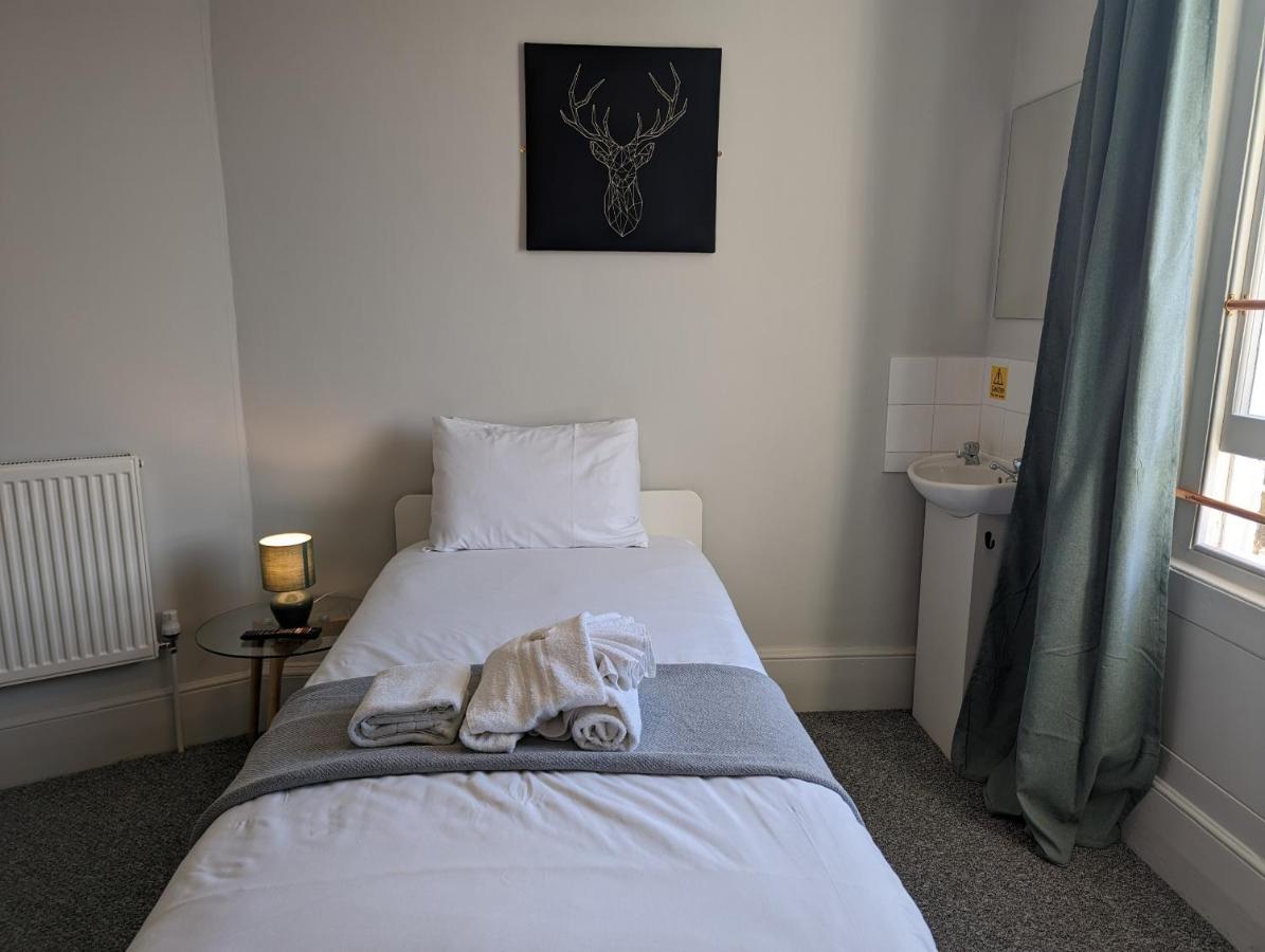 Dover Town Rooms - Short Lets & Serviced Accommodation - Дувър Стая снимка