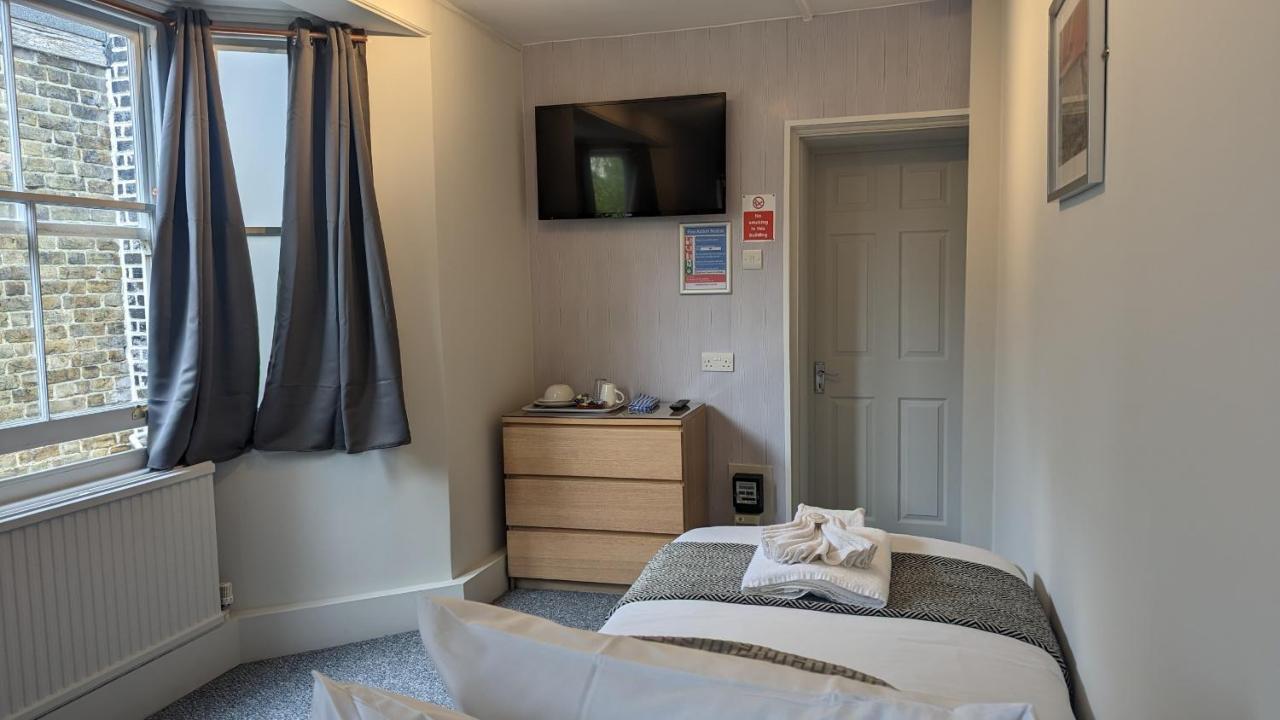 Dover Town Rooms - Short Lets & Serviced Accommodation - Дувър Стая снимка