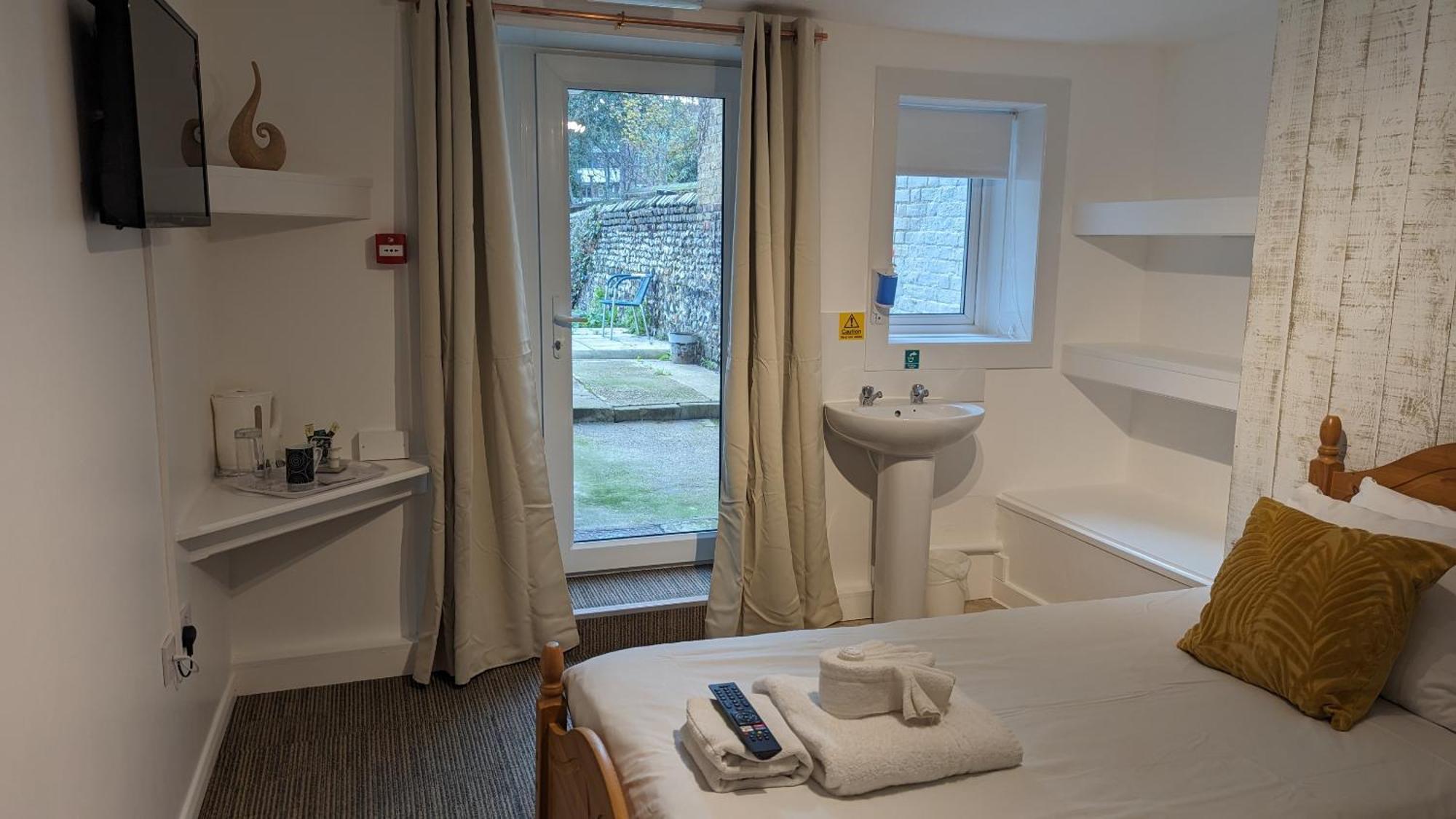 Dover Town Rooms - Short Lets & Serviced Accommodation - Дувър Екстериор снимка
