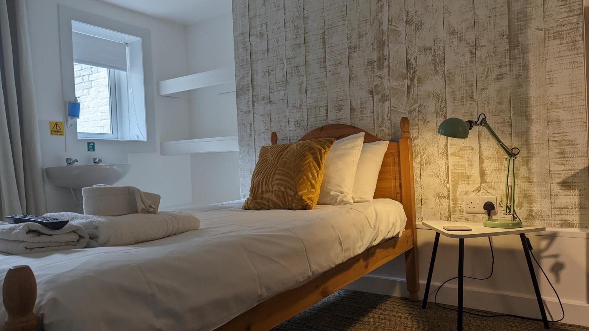 Dover Town Rooms - Short Lets & Serviced Accommodation - Дувър Екстериор снимка